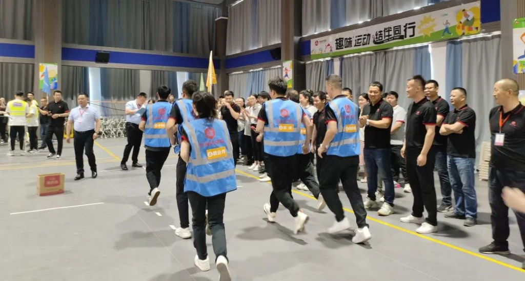 趣味运动结伴同行 | 凯发K8天生赢家一触即发物流趣味运动会