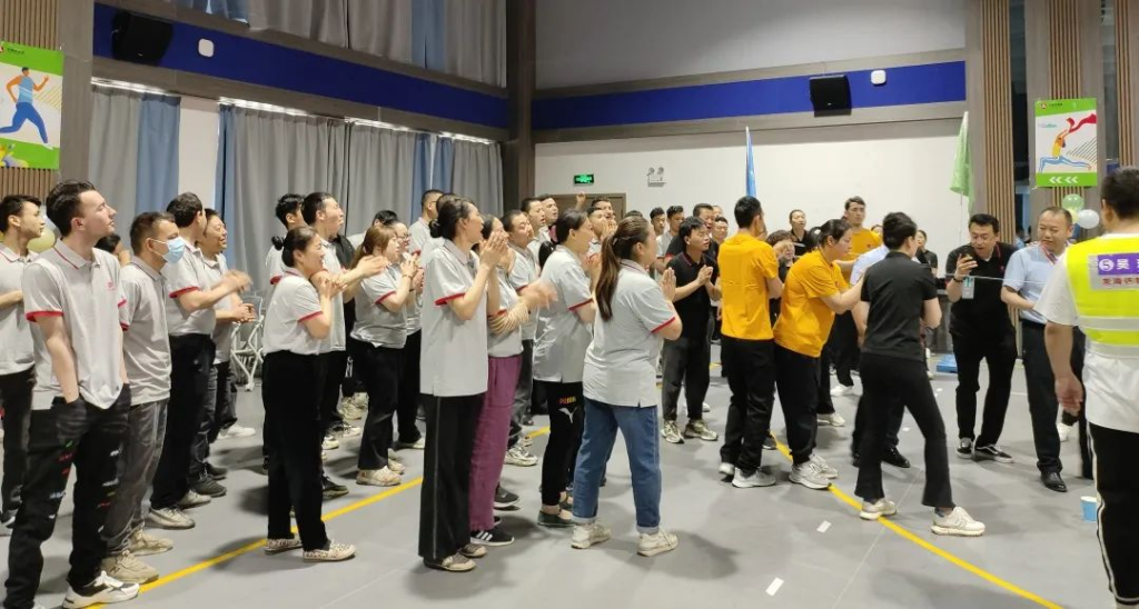 趣味运动结伴同行 | 凯发K8天生赢家一触即发物流趣味运动会